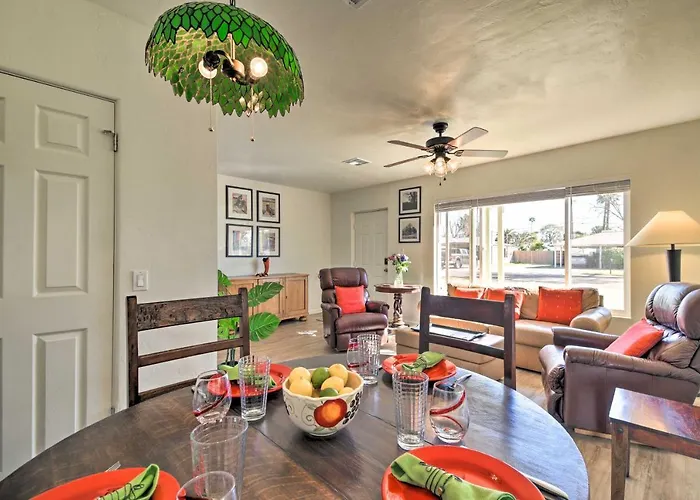Holiday home Pet-friendly Home: Breezeway & Fenced Yard Phoenix
