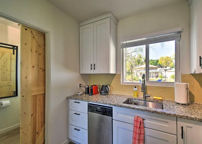 Holiday home Pet-friendly Home: Breezeway & Fenced Yard Phoenix