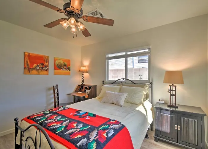Pet-friendly Home: Breezeway & Fenced Yard *