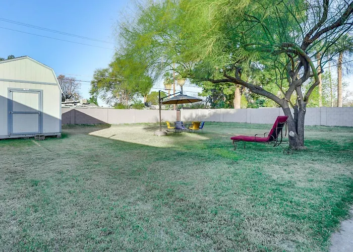 Holiday home Pet-friendly Home: Breezeway & Fenced Yard Phoenix